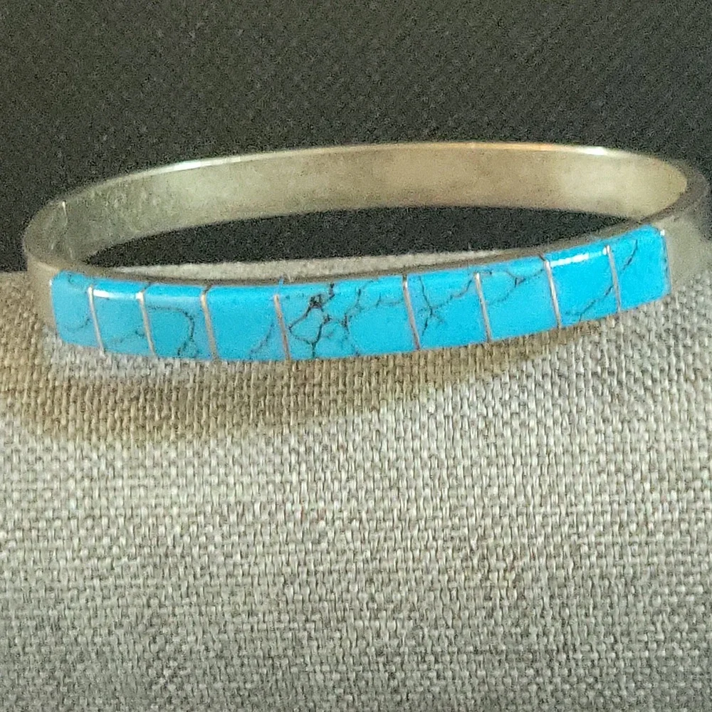 Vintage Mexico Turquoise Composite Inlay Silver Tone Hinged Bangle Bracelet